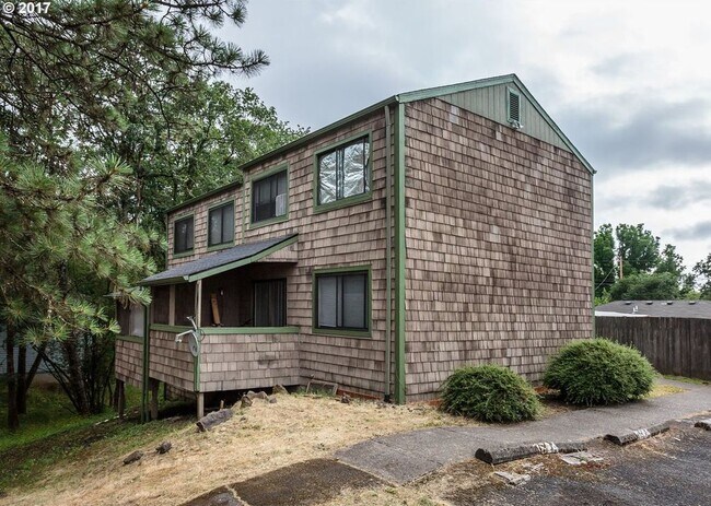Building Photo - 760 cowlitz st