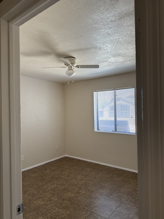 Foto del edificio - 4612 E Camino St