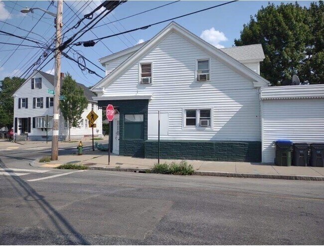 Building Photo - 179 Dean St