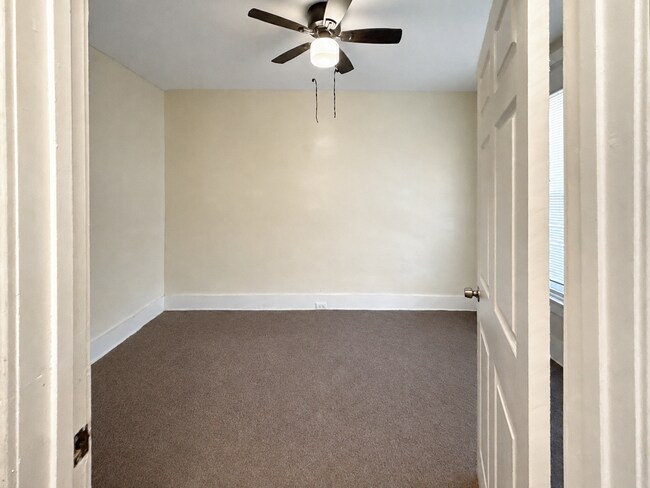 Foto del edificio - Charming Baltimore Rowhome with Updated Kitchen, Covered Front Porch & Basement