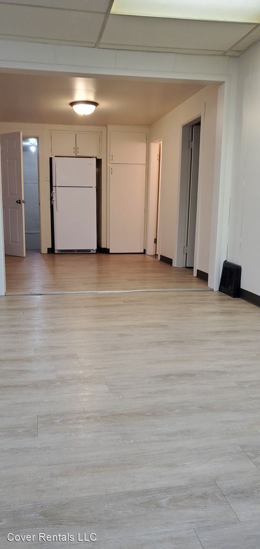 Building Photo - 2 br, 1.5 bath House - 1132 S Broadway