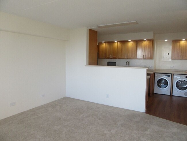 Foto del edificio - 2 Bed 2 Bath 1 Parking at Marco Polo Apartments, Amazing Views 28th Floor!!!
