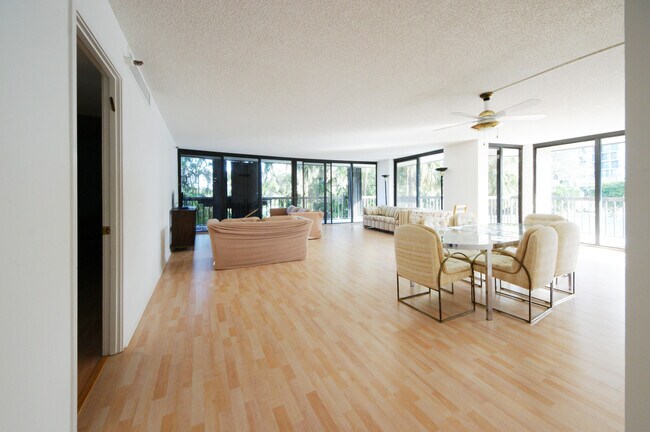 Foto del edificio - 2450 Presidential Way