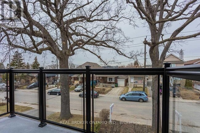 Photo du bâtiment - 185 Bowie Ave