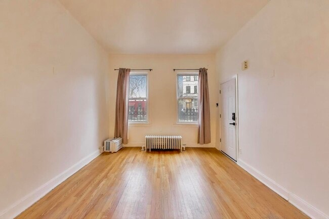 Foto del edificio - 902 S Claremont Ave