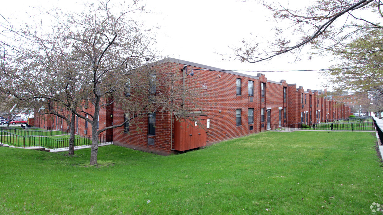 Primary Photo - Norfolk Square Apartments