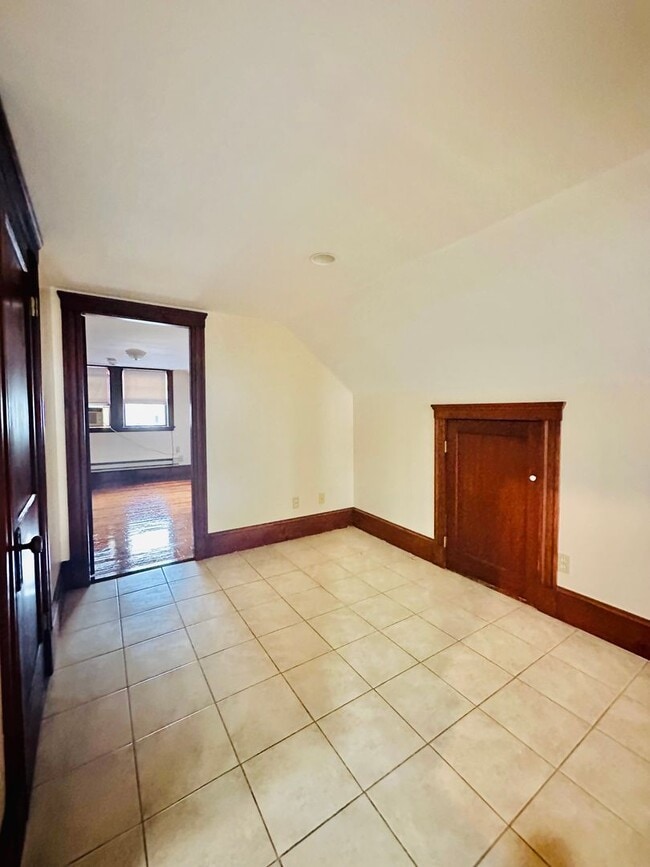 Building Photo - 233-235 Independence Ave