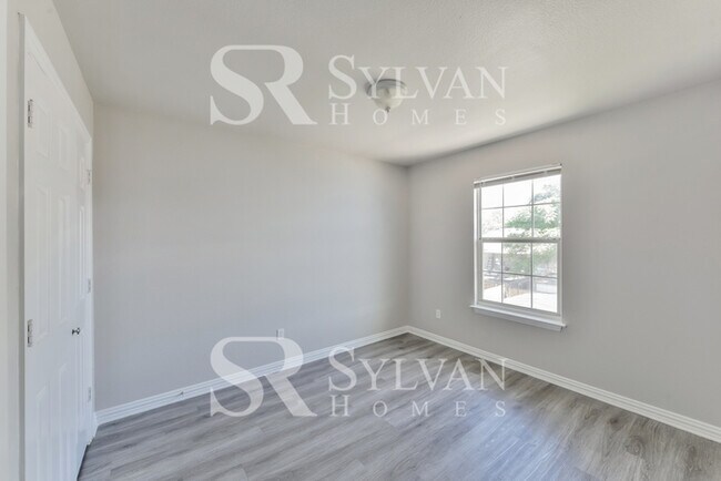 Foto del edificio - Come and live the good life in this beautiful 4 bedroom, 2 bathroom home