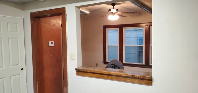 Foto del edificio - 813 Hayes Ave