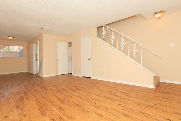 Primary Photo - 2521 Winrock Blvd