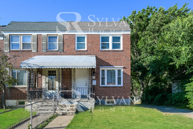 Building Photo - Charming townhome for new residents!