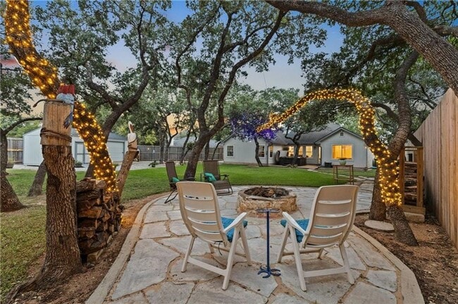 Building Photo - 4-bedroom, 1-story home with dedicated office space and large backyard!