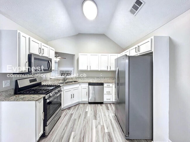 Building Photo - 320 Ashley Woods Dr