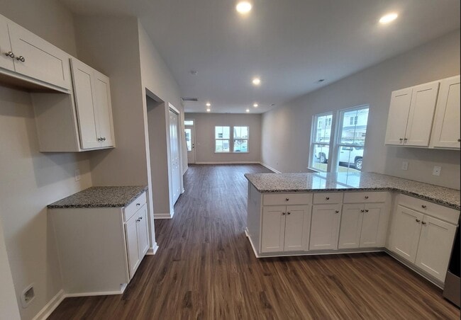 Kitchen to Great Room - 9008 Laurel Bay Ln
