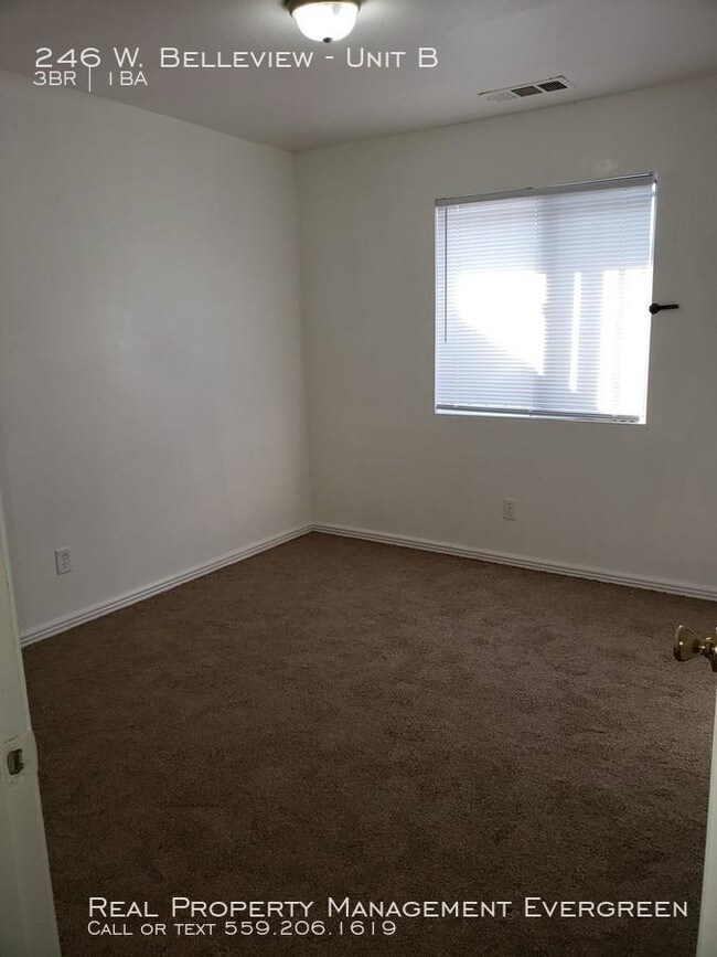 Foto del edificio - 3 bedroom in Porterville CA 93257