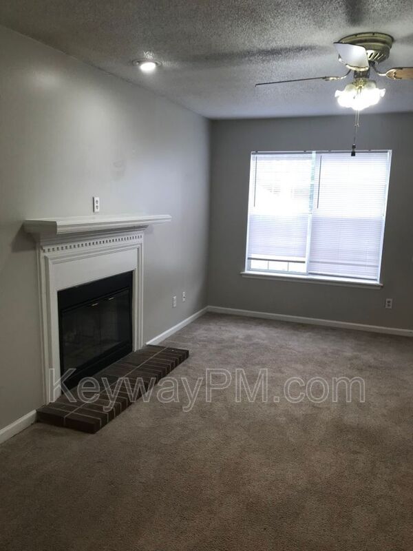 Building Photo - 2211 Birnam Pl