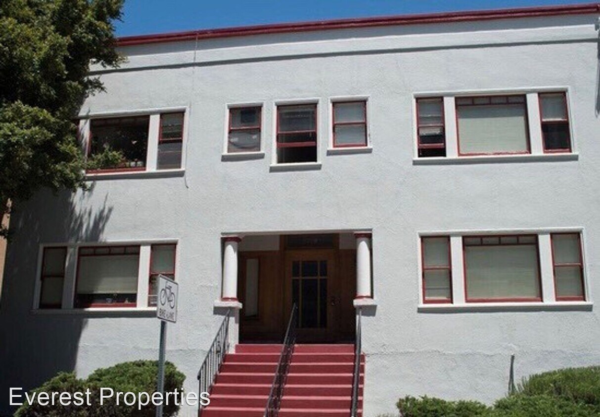 Primary Photo - 2119 Hearst Ave
