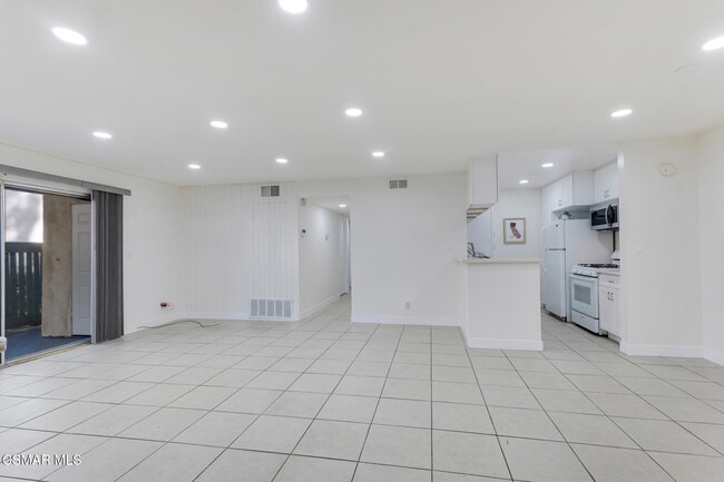 Foto del edificio - 5700 Etiwanda Ave