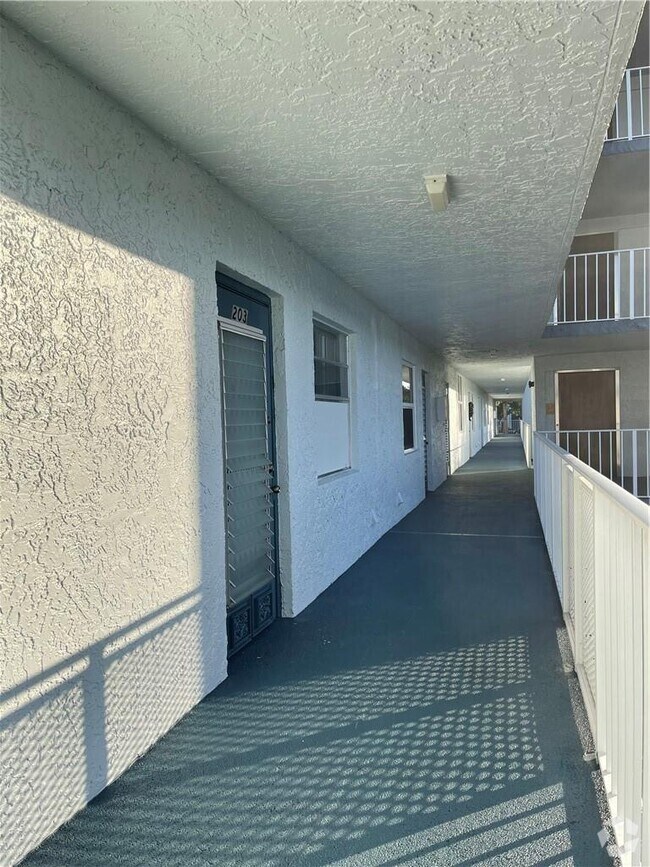 Sunflower Margate Apartments for Rent with a Swimming Pool Margate