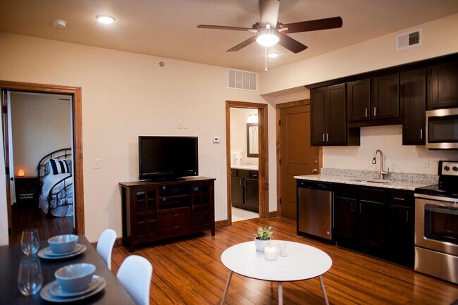 Foto del edificio - Beverly Lofts 204