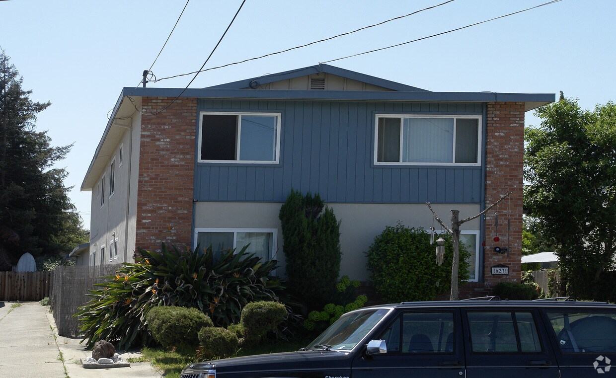 Building Photo - 627 Sunset Blvd