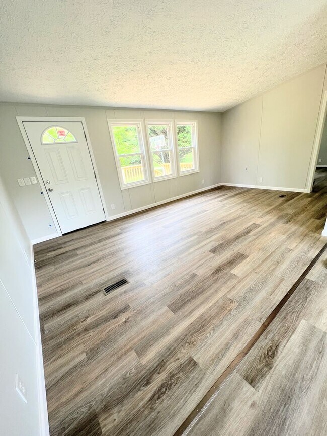 Foto del edificio - 3 Bedroom Home in Campbell County