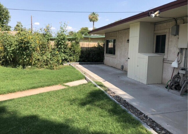 Foto del edificio - 1430 W Cactus Wren Dr