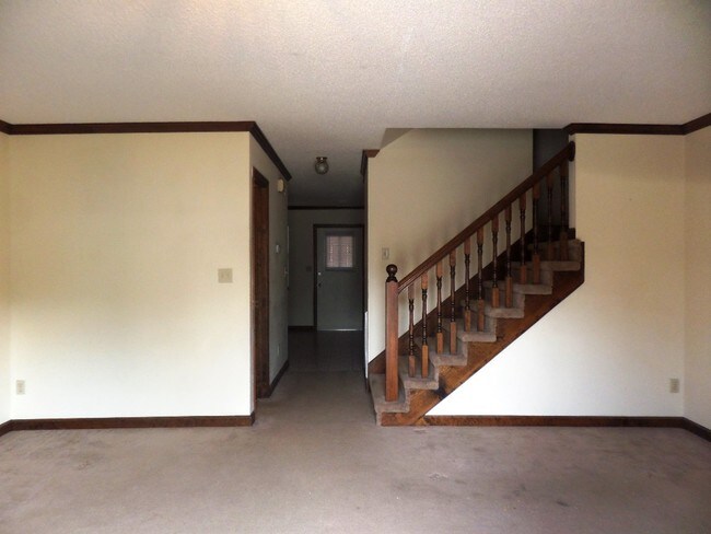 Building Photo - 100 Hampshire Cir
