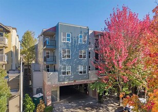 Building Photo - 600 N 85th St