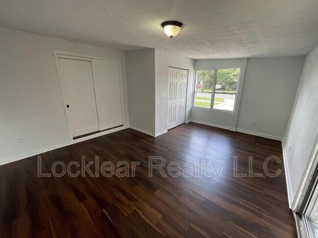 Foto del edificio - 3323 Dawson St