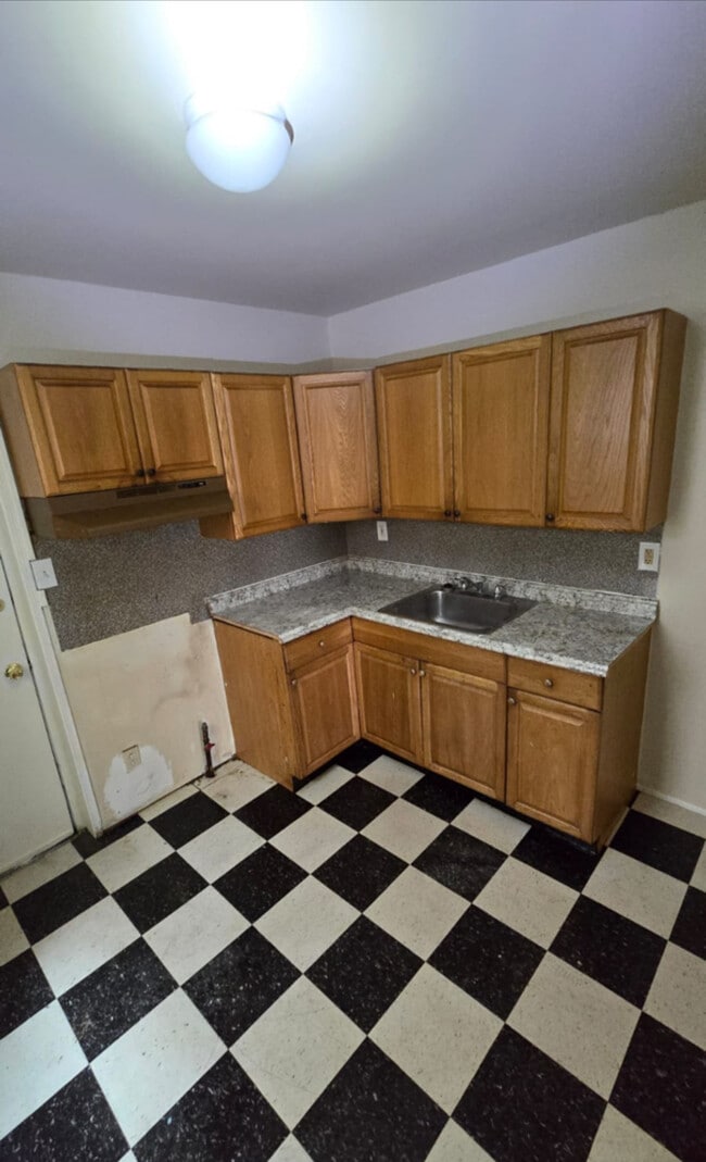 Photo - 1999 S Bonsall St House