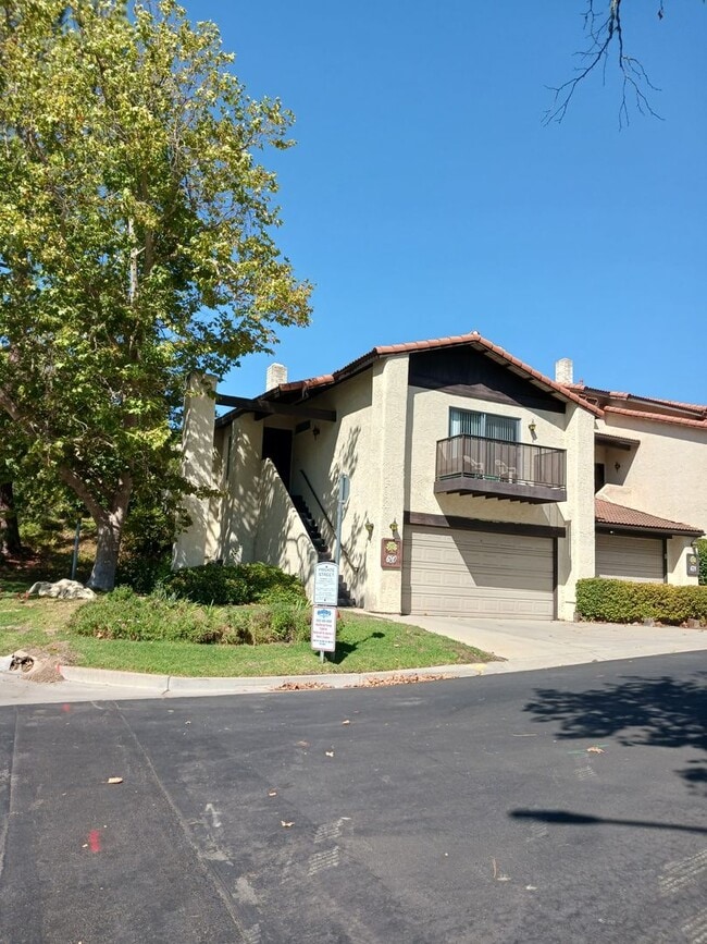 Building Photo - 680 Floral Dr
