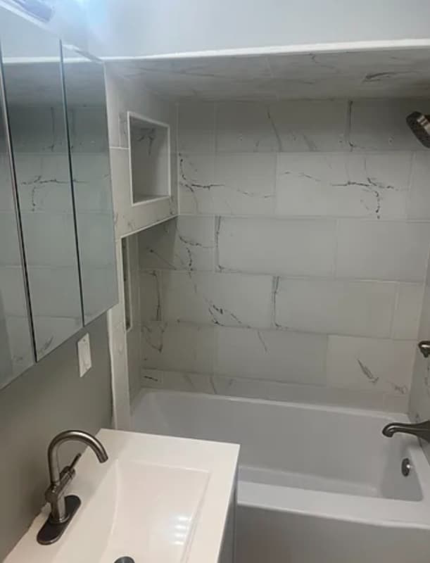 Building Photo - 76 Main St