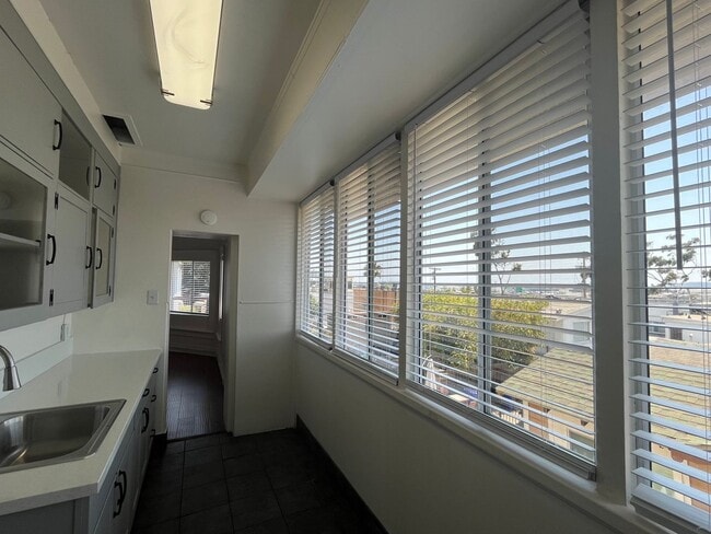 Building Photo - ~ Front Row Seat For Spectacular Sunsets! ...
