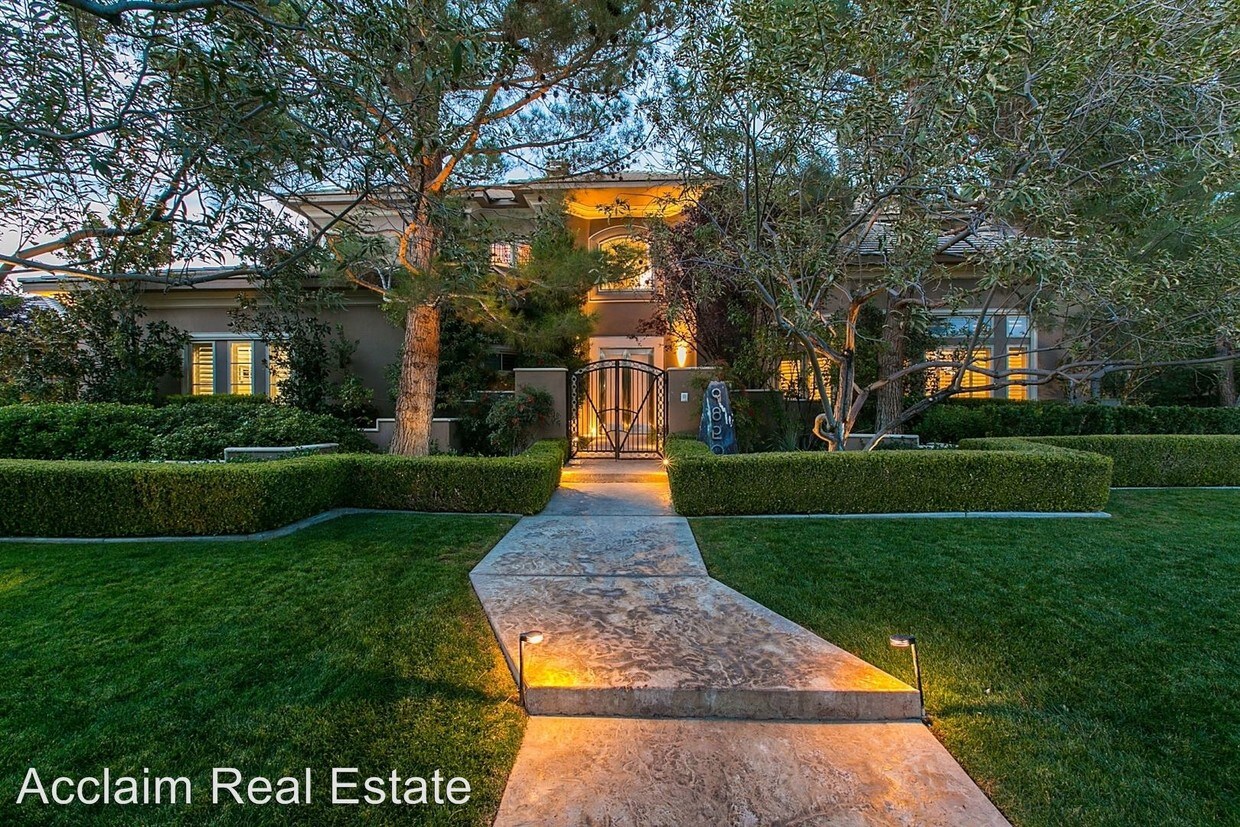 Primary Photo - 9820 Winter Palace Dr