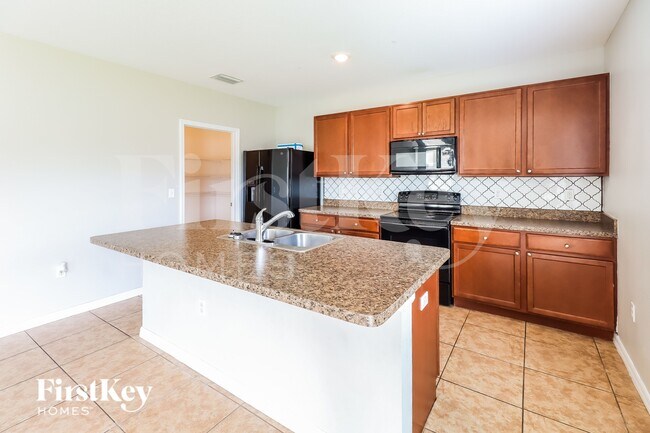 Foto del edificio - 3816 Crystal Dew St