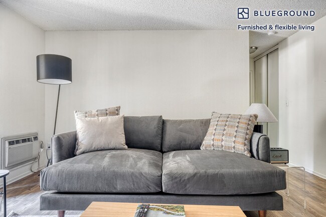 Foto del edificio - 489 Woodcreek Terrace