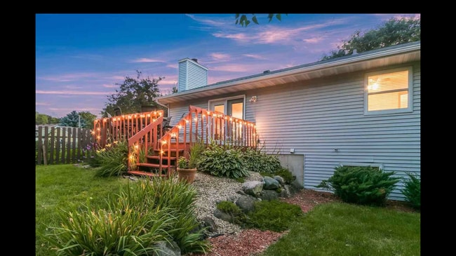 Backyard Deck - 1037 Fountain Dr