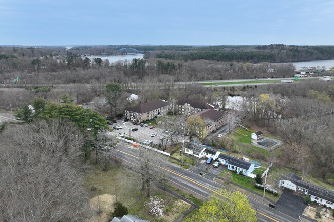 Sandlewood Pointe Condominiums