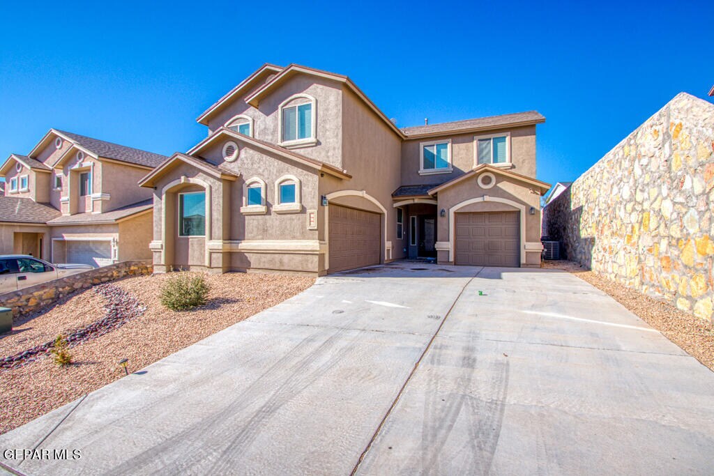 Primary Photo - 221 S Stoneside Dr