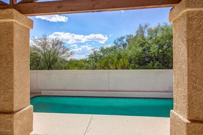 Foto del edificio - 3 Bedroom, 3 Bath