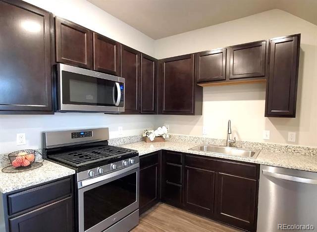 Foto del edificio - 1070 Oak Cir