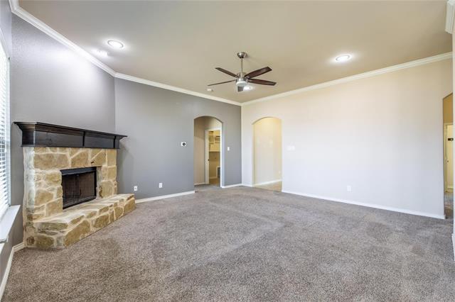 Building Photo - 637 Peach Ln