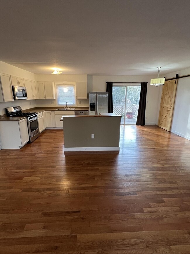 Building Photo - 114 SE 411th Rd