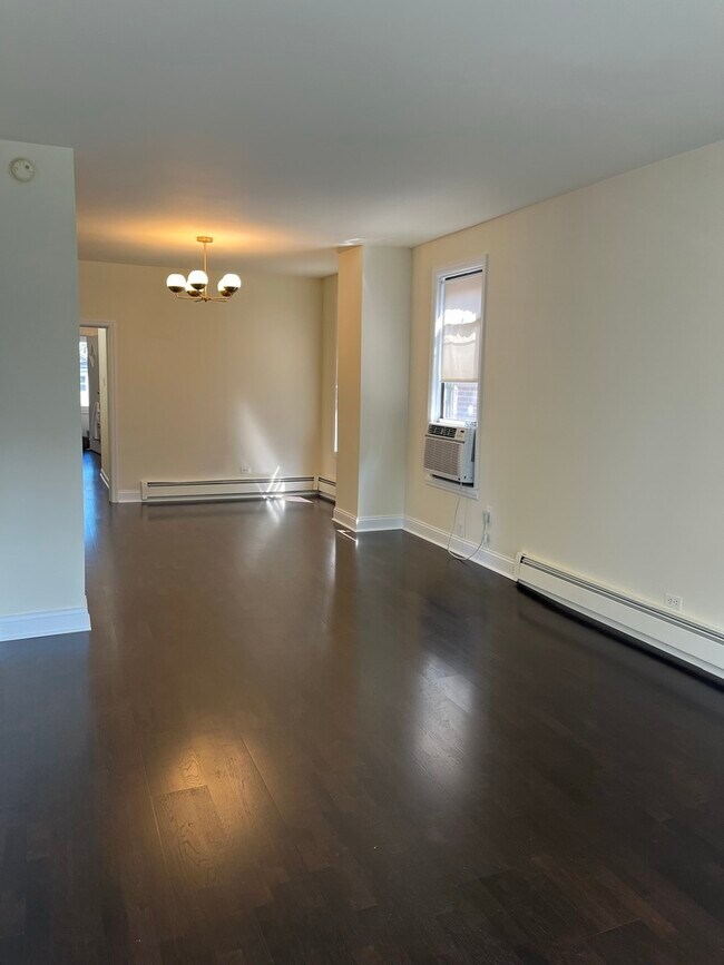 Building Photo - 3607 S Emerald Ave