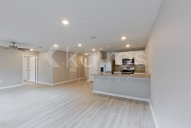 Building Photo - 4706 Malay Cir