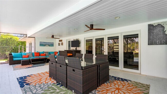 Building Photo - 1441 Agua Ave