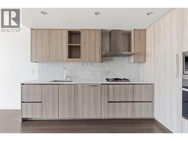 Building Photo - 87 Nelson St.