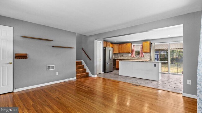Building Photo - 203 Ashwood Way