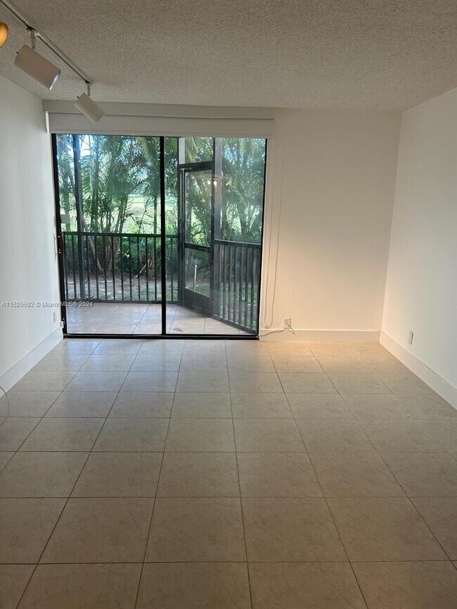 20313 W Country Club Dr, Aventura, FL 33180 - Townhome Rentals in ...